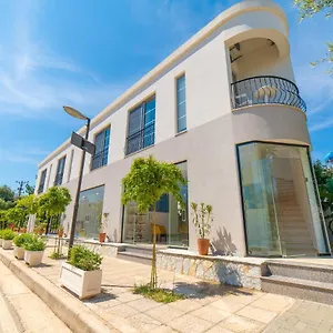 *** Hotel Nebo Albania